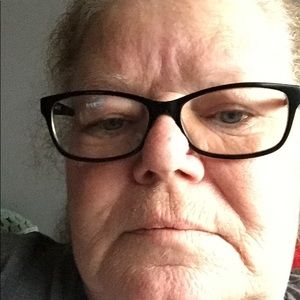 Meet your Posher, Dee